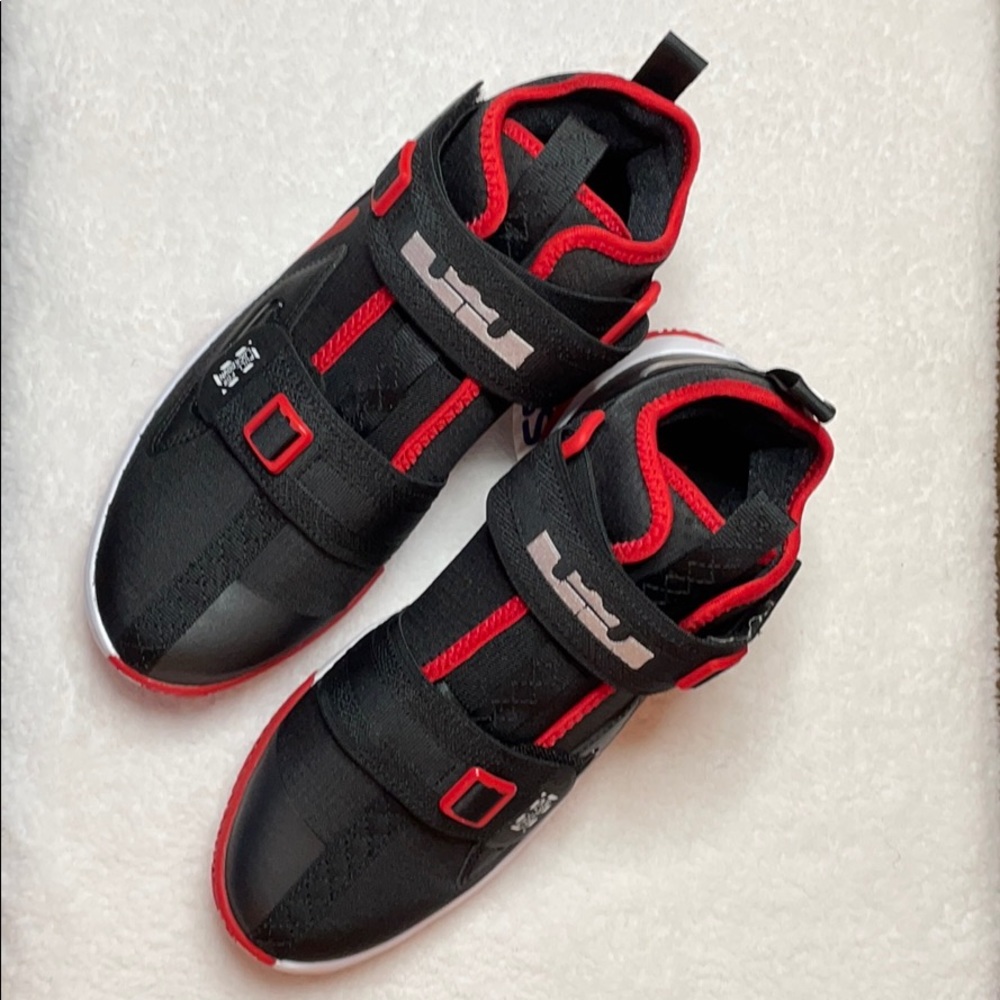 Nike Lebron Soldier Basketball shoes